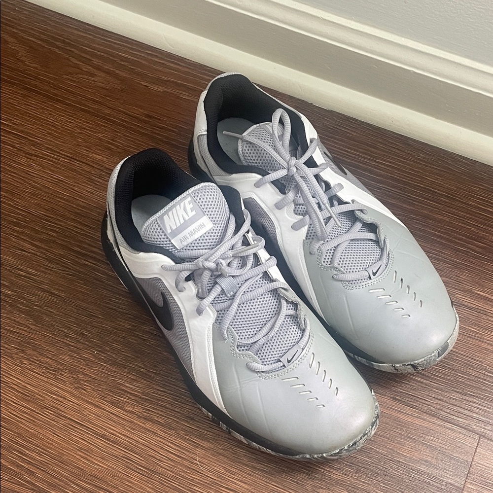 Nike Men's Athletic Shoes in Gray and Black